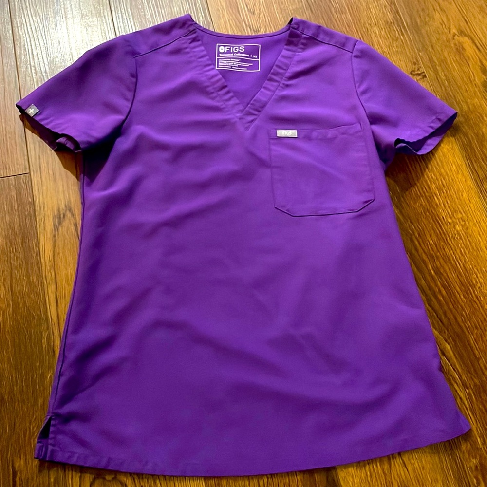 FIGS Women's Purple V-Neck Scrub Top